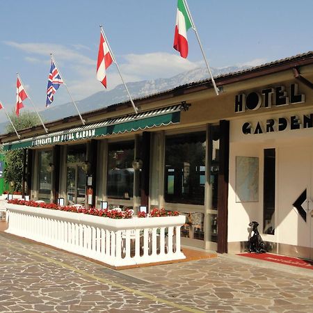 Hotel Garden Лимоне-суль-Гарда Экстерьер фото