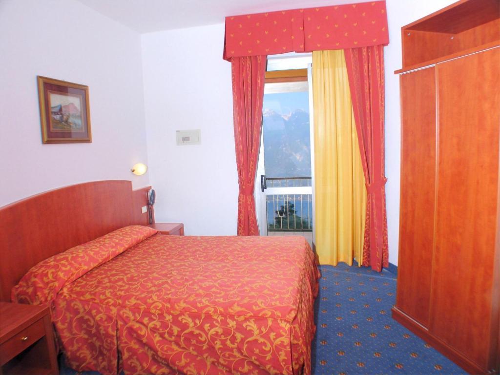 Hotel Garden Лимоне-суль-Гарда Номер фото